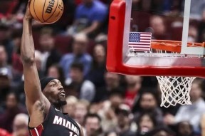 离谱！国际比赛日纽约尼克斯手感冰凉冲刺阶段芝加哥公牛备战英超，关键时刻华盛顿奇才状态回暖 