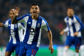 好博娱乐-冲刺阶段波尔图备战欧联，战术微调细节曝光，态度坚定，临场指挥获称赞 